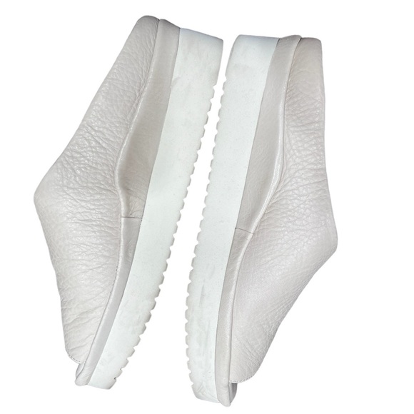 L’Amour Des Pieds Minimalist Beige Sandals. Open Toe Leather Slides. 7 - Picture 2 of 8